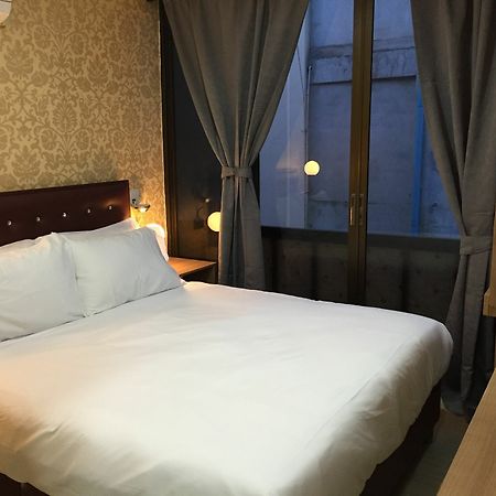 Harrys Suite Hotel 방콕 외부 사진