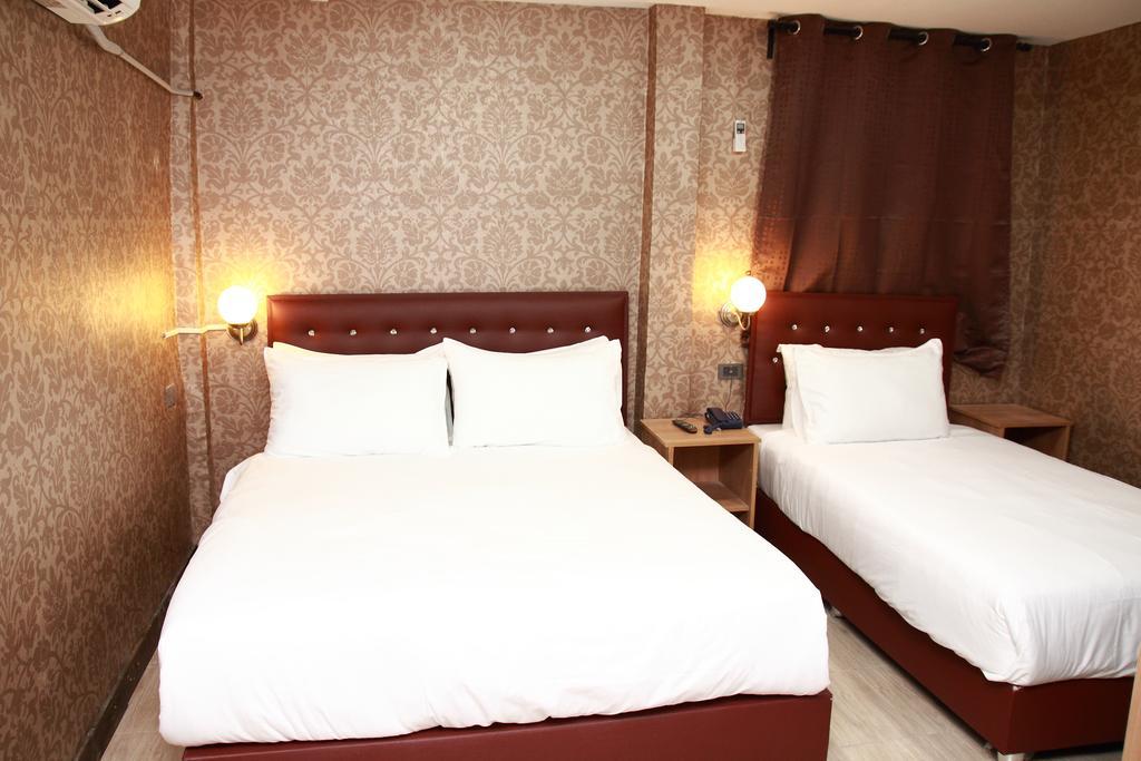 Harrys Suite Hotel 방콕 객실 사진