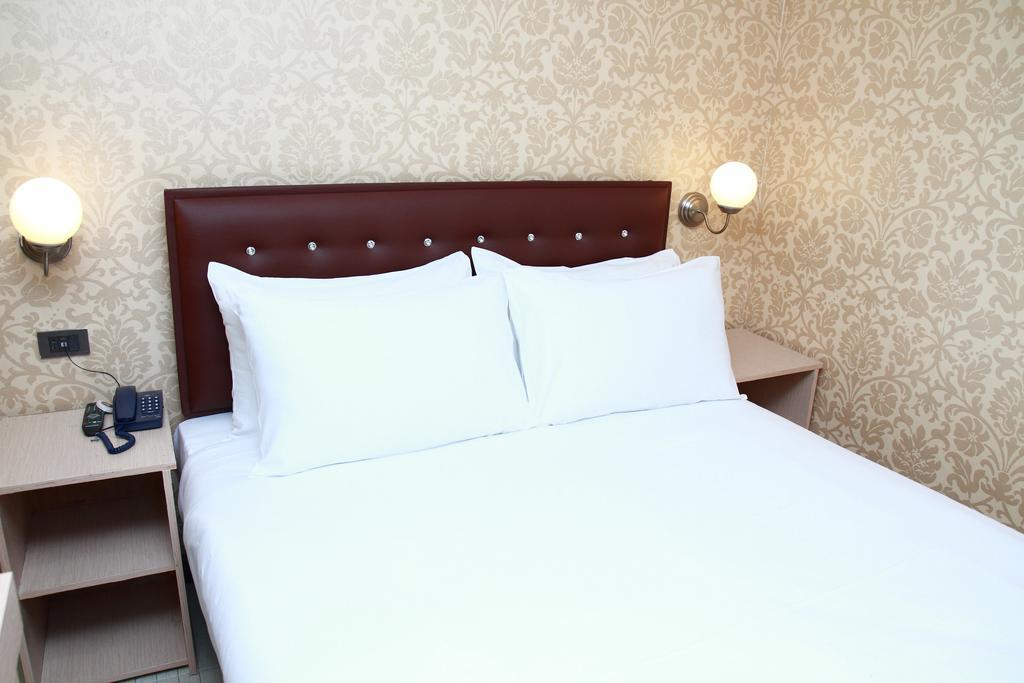 Harrys Suite Hotel 방콕 외부 사진