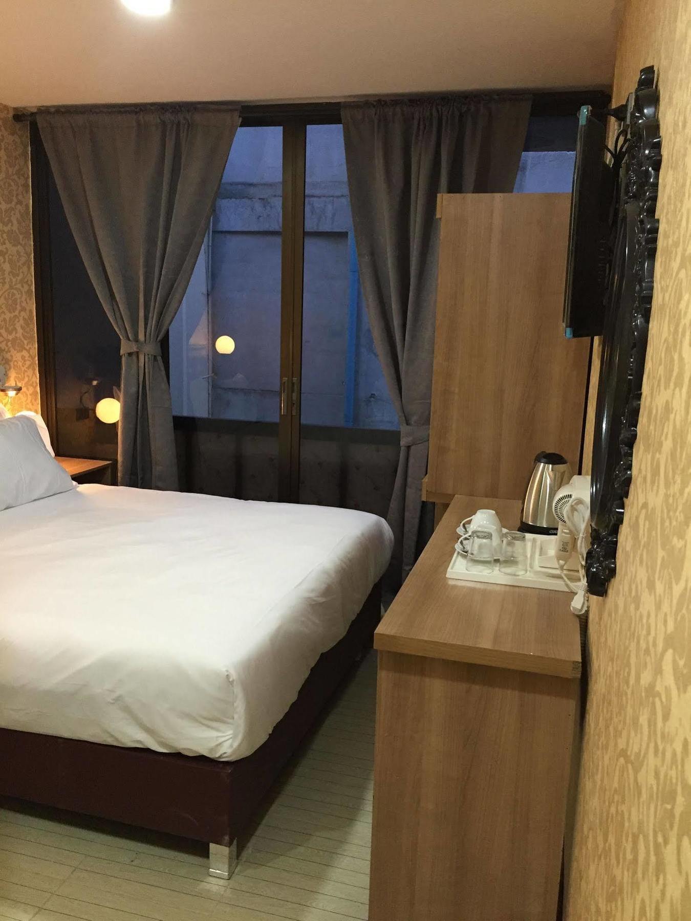 Harrys Suite Hotel 방콕 외부 사진