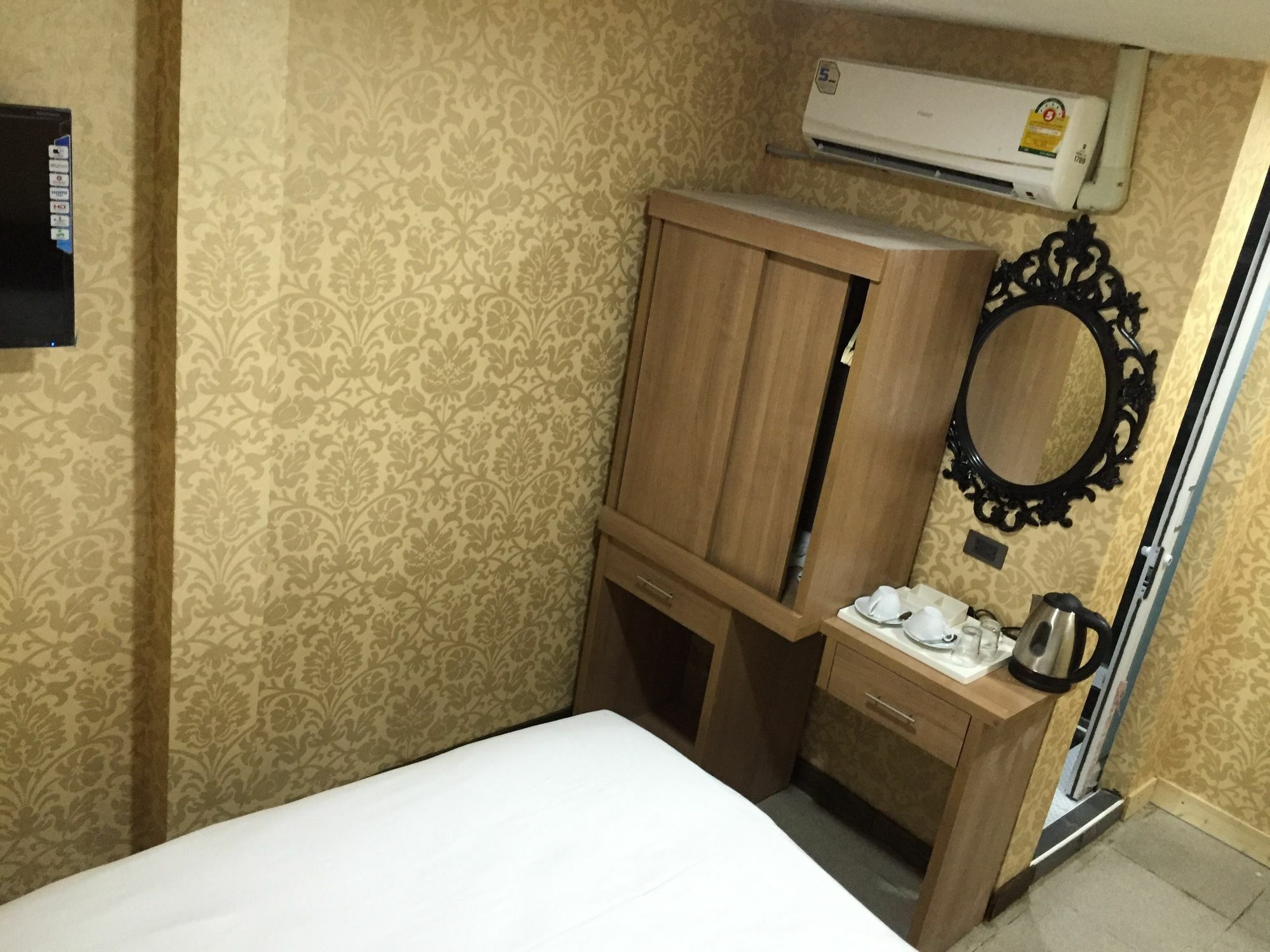 Harrys Suite Hotel 방콕 외부 사진