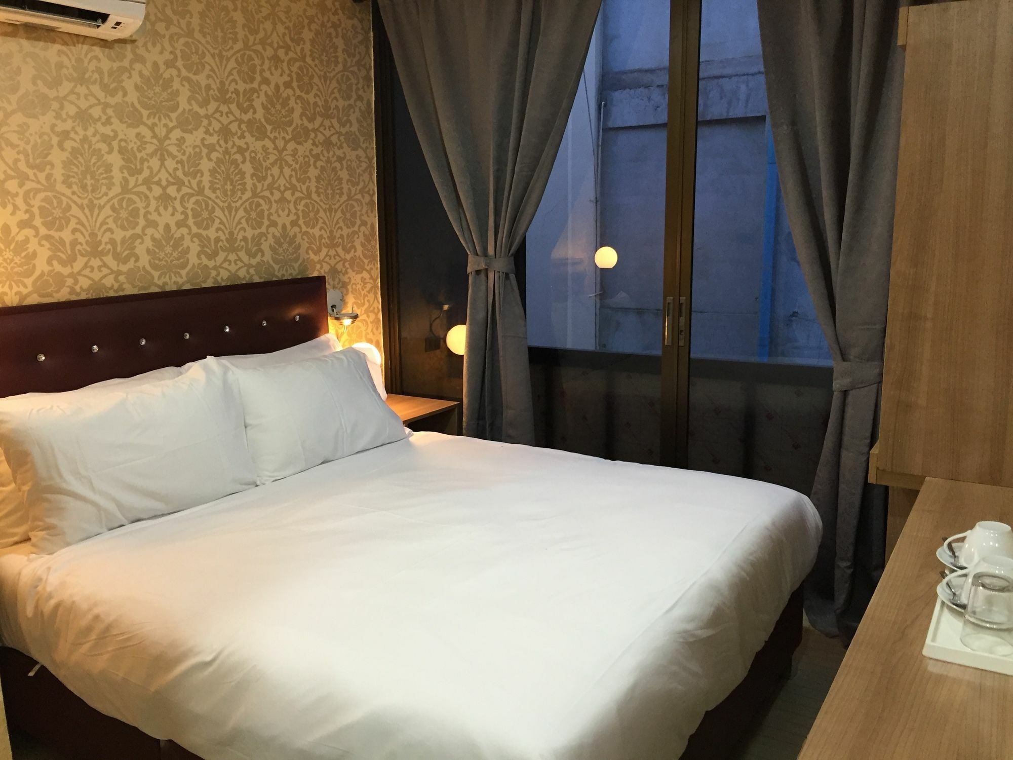 Harrys Suite Hotel 방콕 외부 사진
