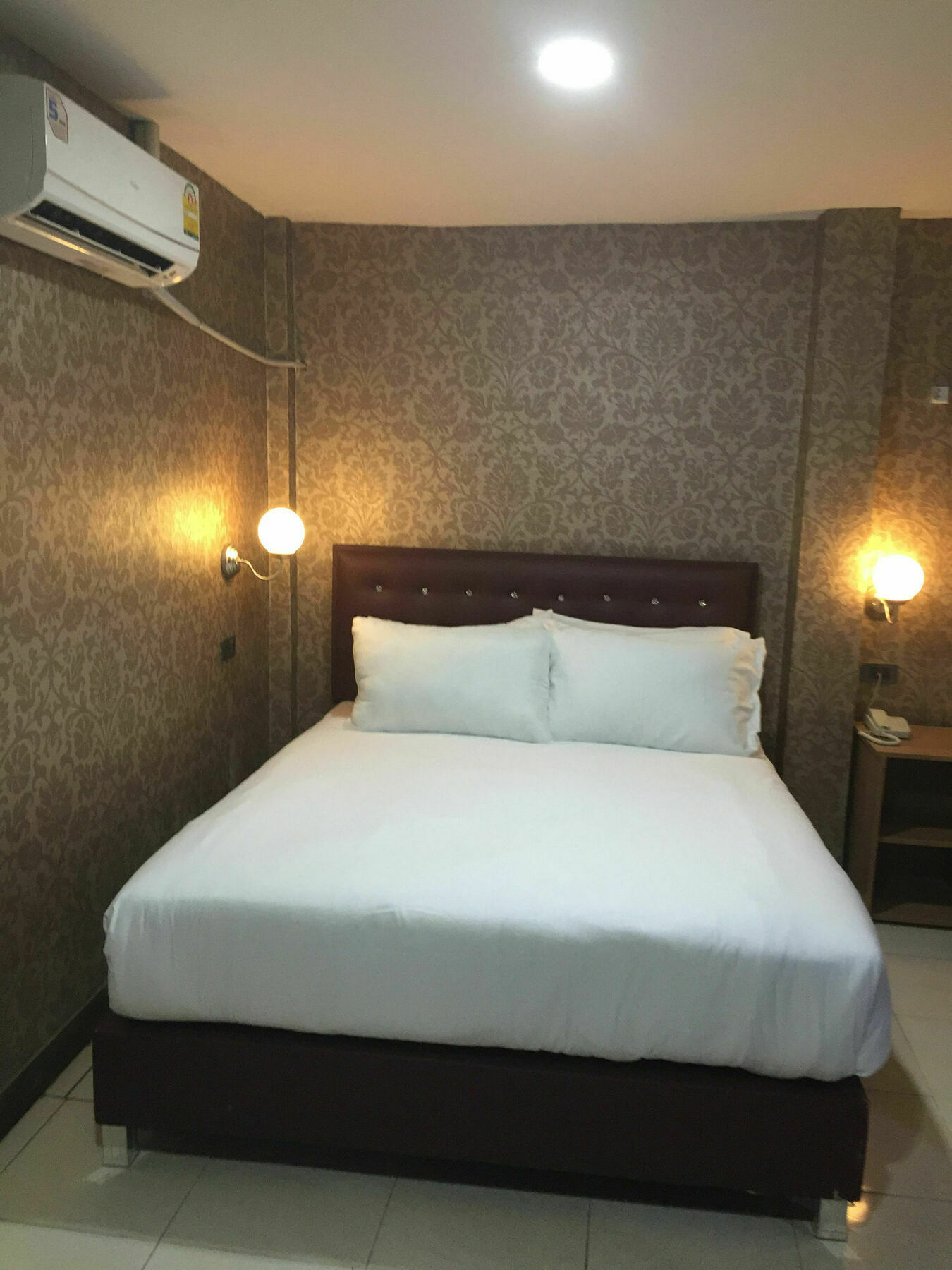 Harrys Suite Hotel 방콕 외부 사진