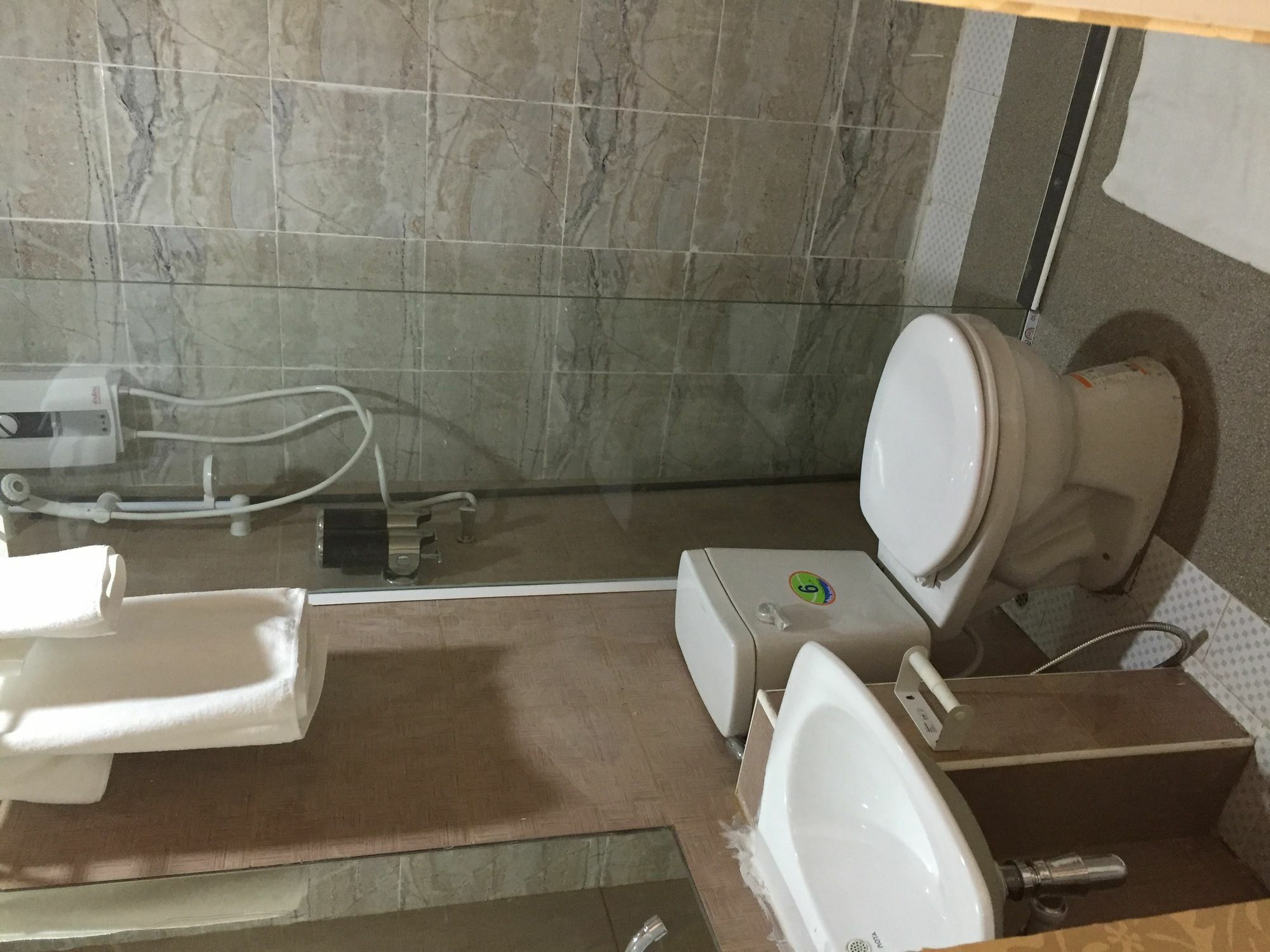 Harrys Suite Hotel 방콕 외부 사진